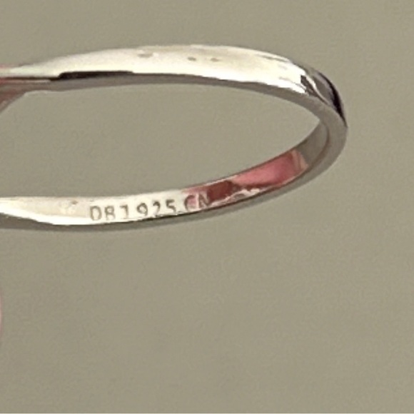 Cubic Zirconia pear shaped silver ring size 7 - Picture 9 of 11